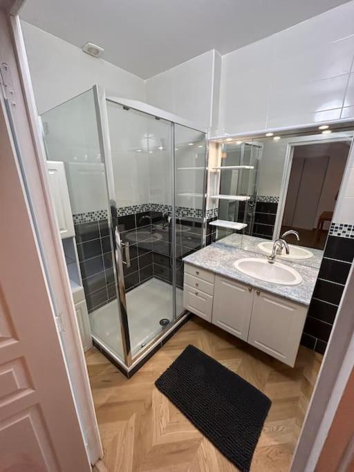 Grand Cru * Magnifique Duplex Au Coeur D'Epernay Apartment Bagian luar foto